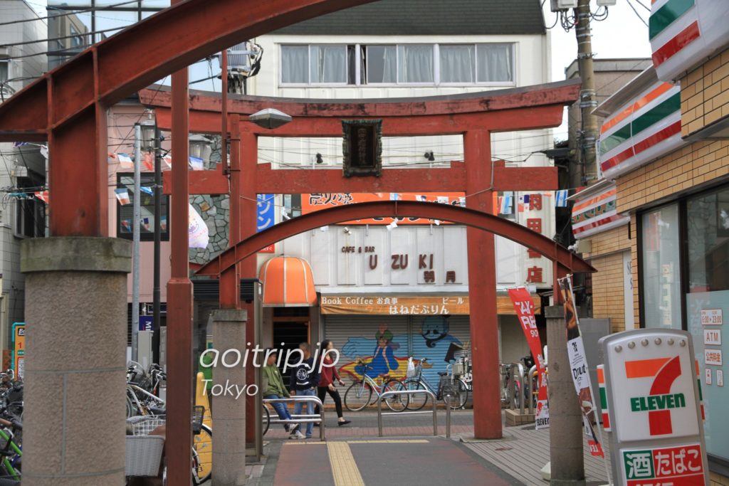 穴守稲荷駅前の大鳥居