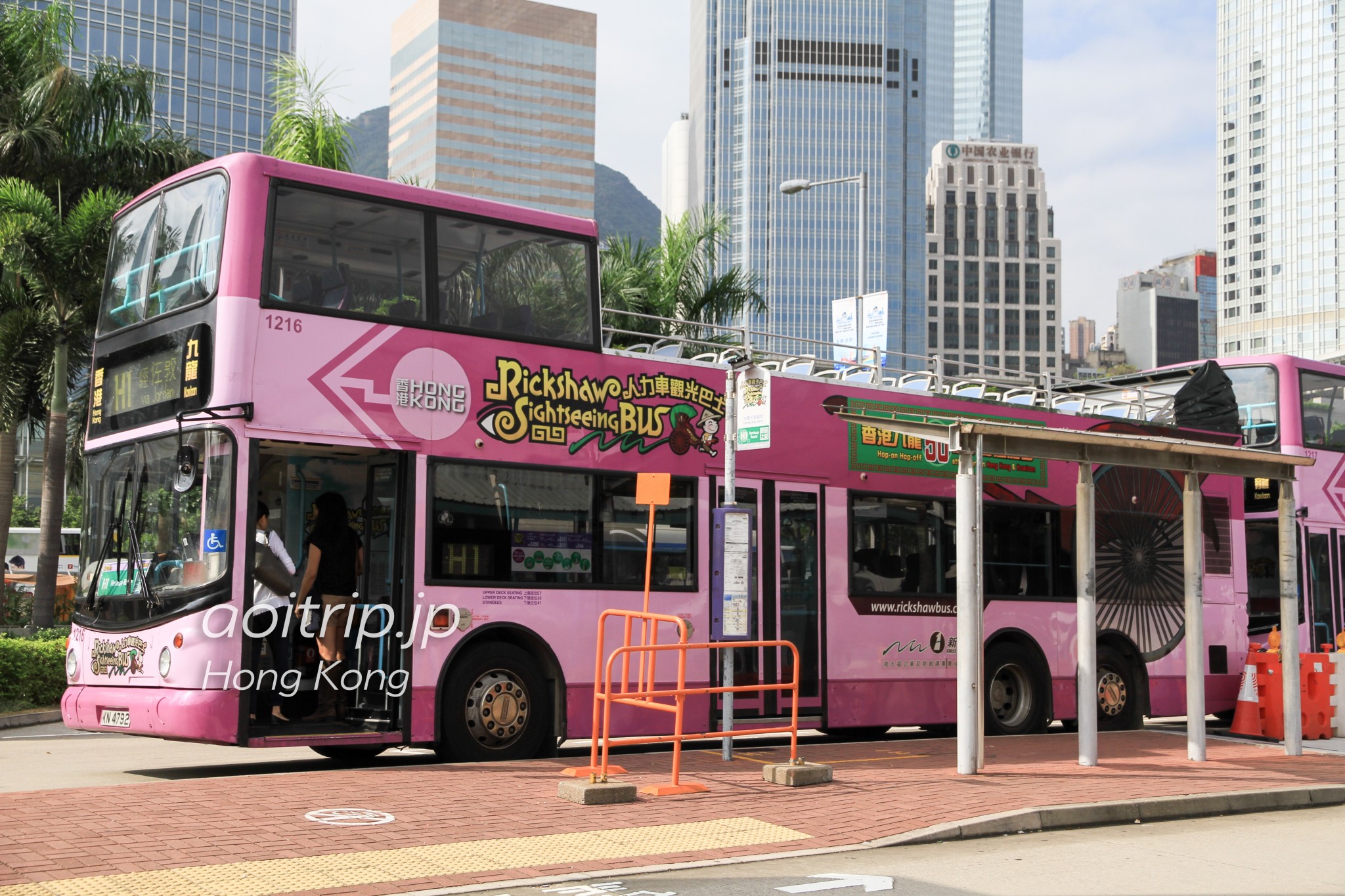 香港の人力車観光バス
