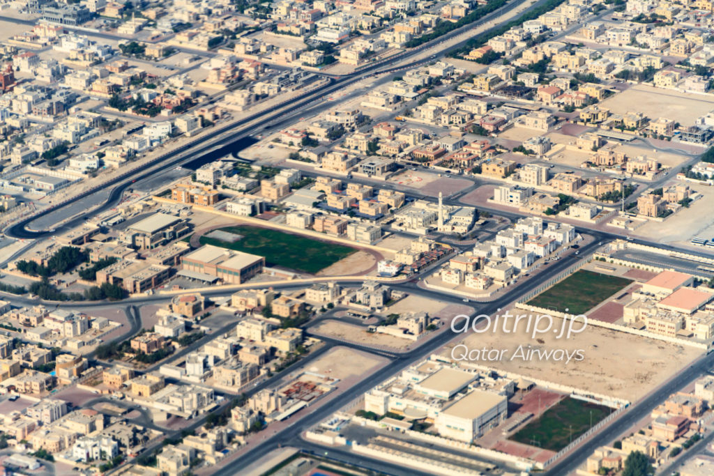 カタール航空機内から見るドーハの町並み