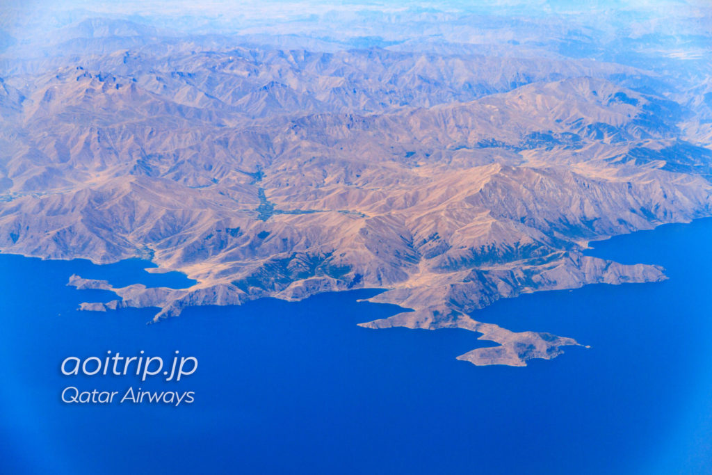 カタール航空機内から見るトルコのヴァン湖