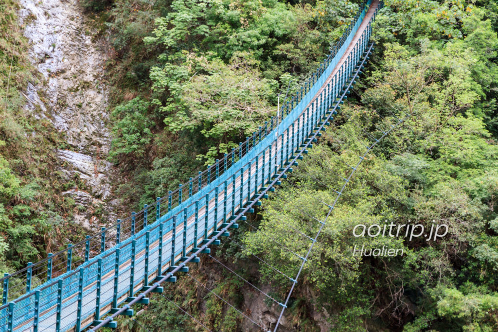 太魯閣国家公園の燕子口歩道前にある吊り橋