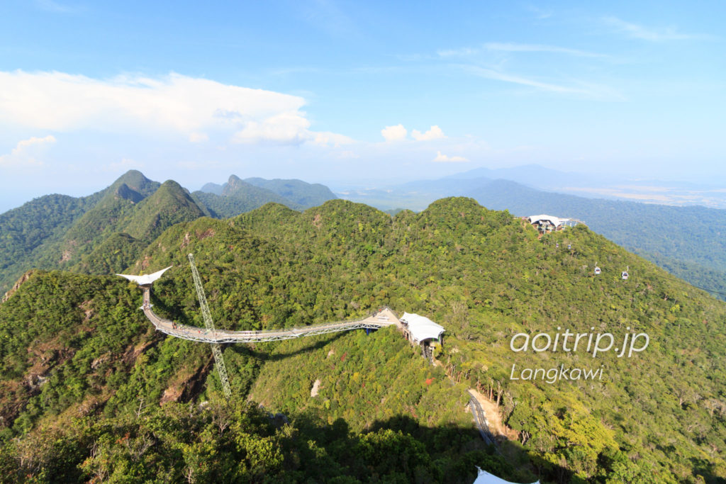 ランカウイ島 雄大な景色を望むケーブルカーとスカイブリッジ あおいとりっぷ