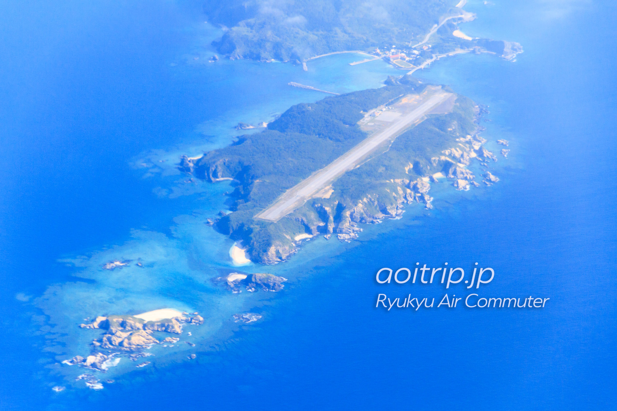 飛行機機内から見る外地島