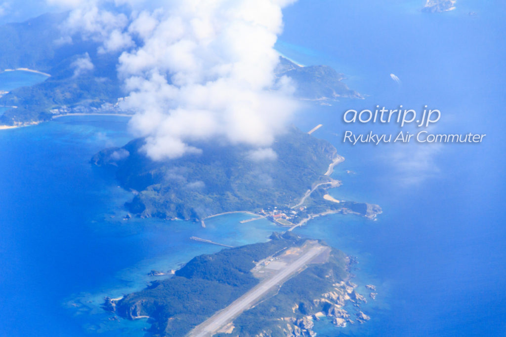 飛行機機内から見る外地島と慶留間島