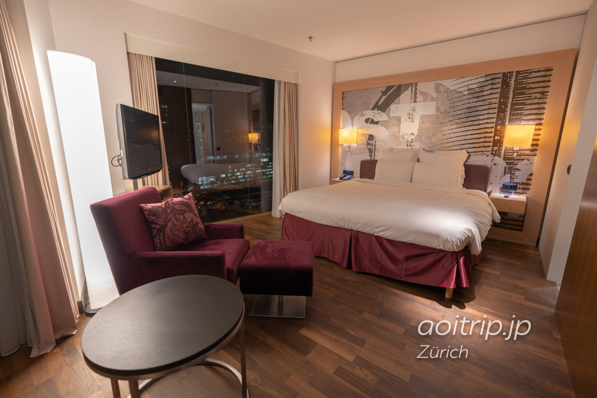 ルネッサンス チューリッヒ タワーホテルのジュニアスイート客室