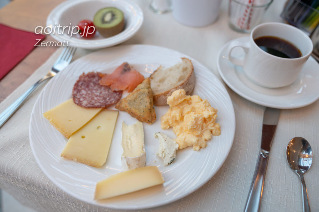 ホテル クロンヌ スペリオール ツェルマットの朝食
