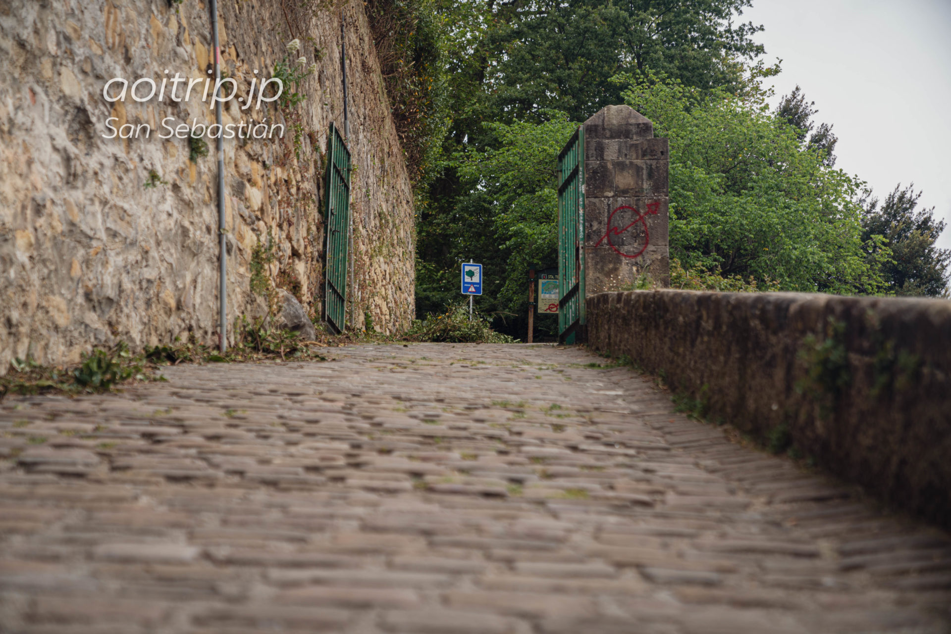 モンテウルグル キリスト像の建つ旧要塞（サンセバスティアン,スペイン） あおいとりっぷ