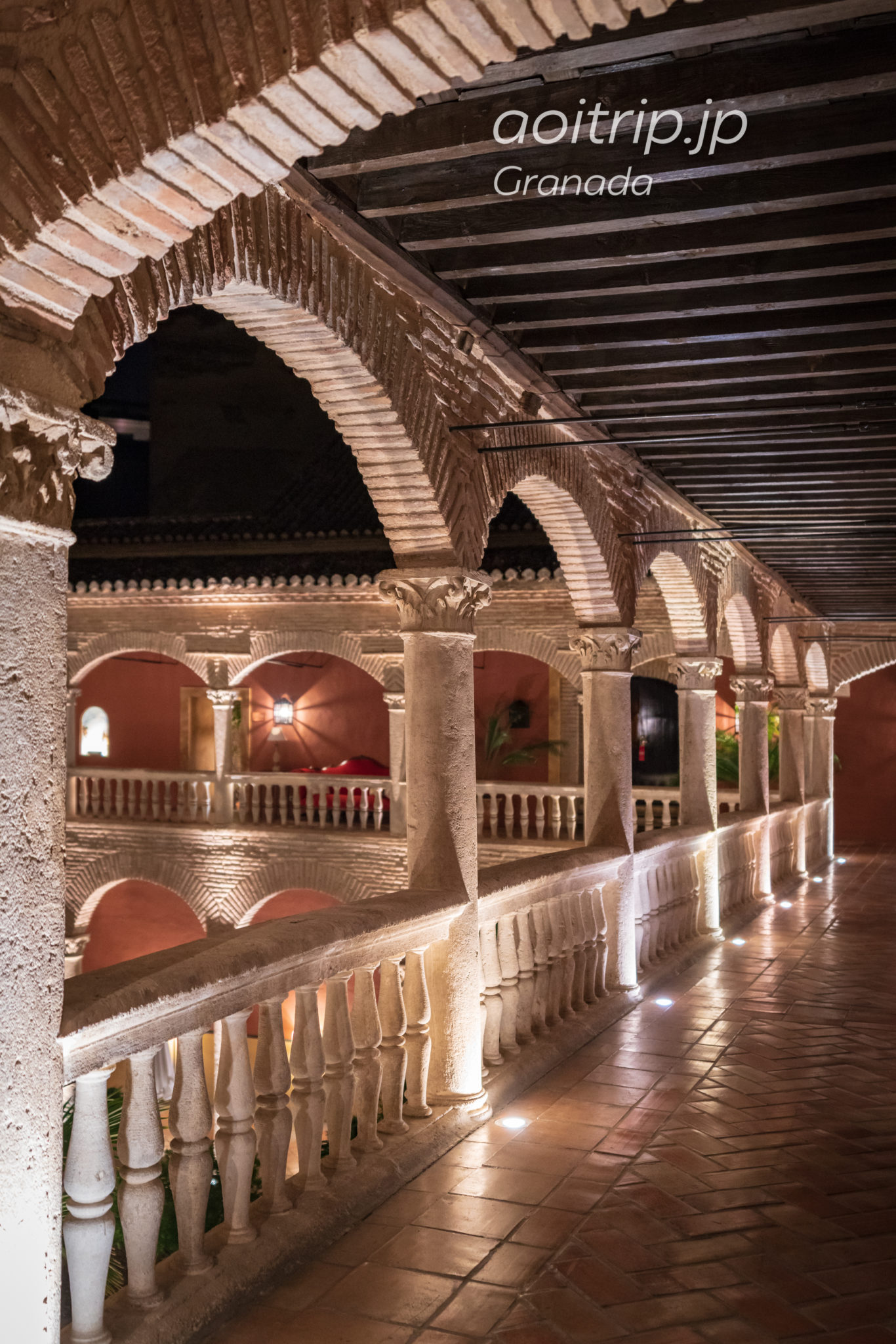 ホテル パラシオ デ サンタ パウラ グラナダ　旧修道院の回廊