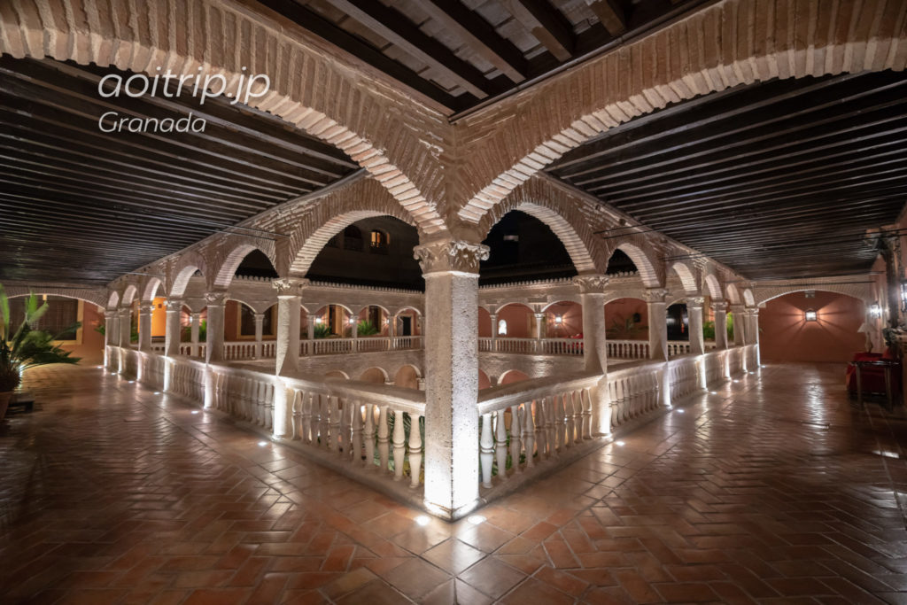 ホテル パラシオ デ サンタ パウラ グラナダ　旧修道院の回廊