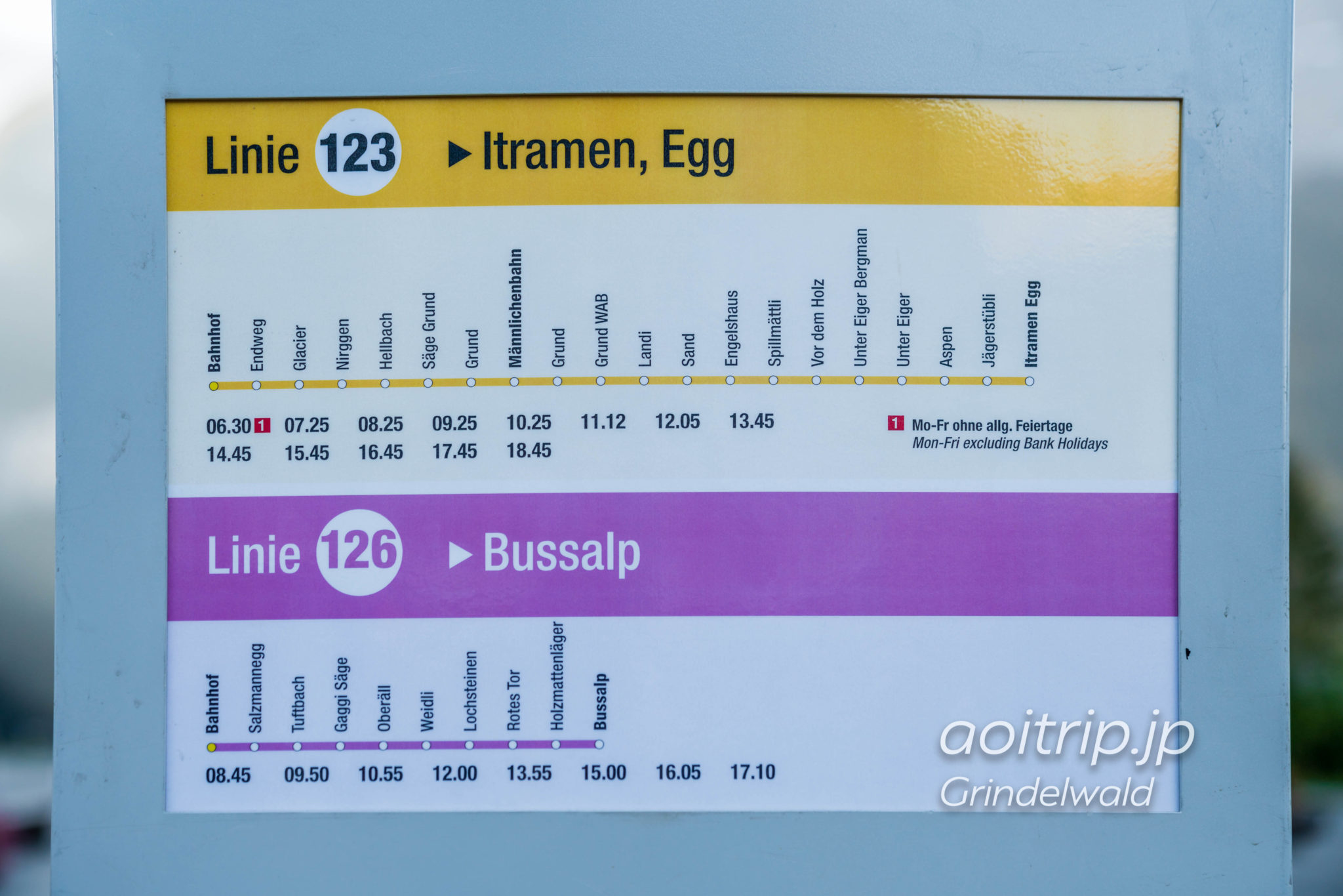 グリンデルワルトのバスロータリー 123番バスの時刻表と路線図