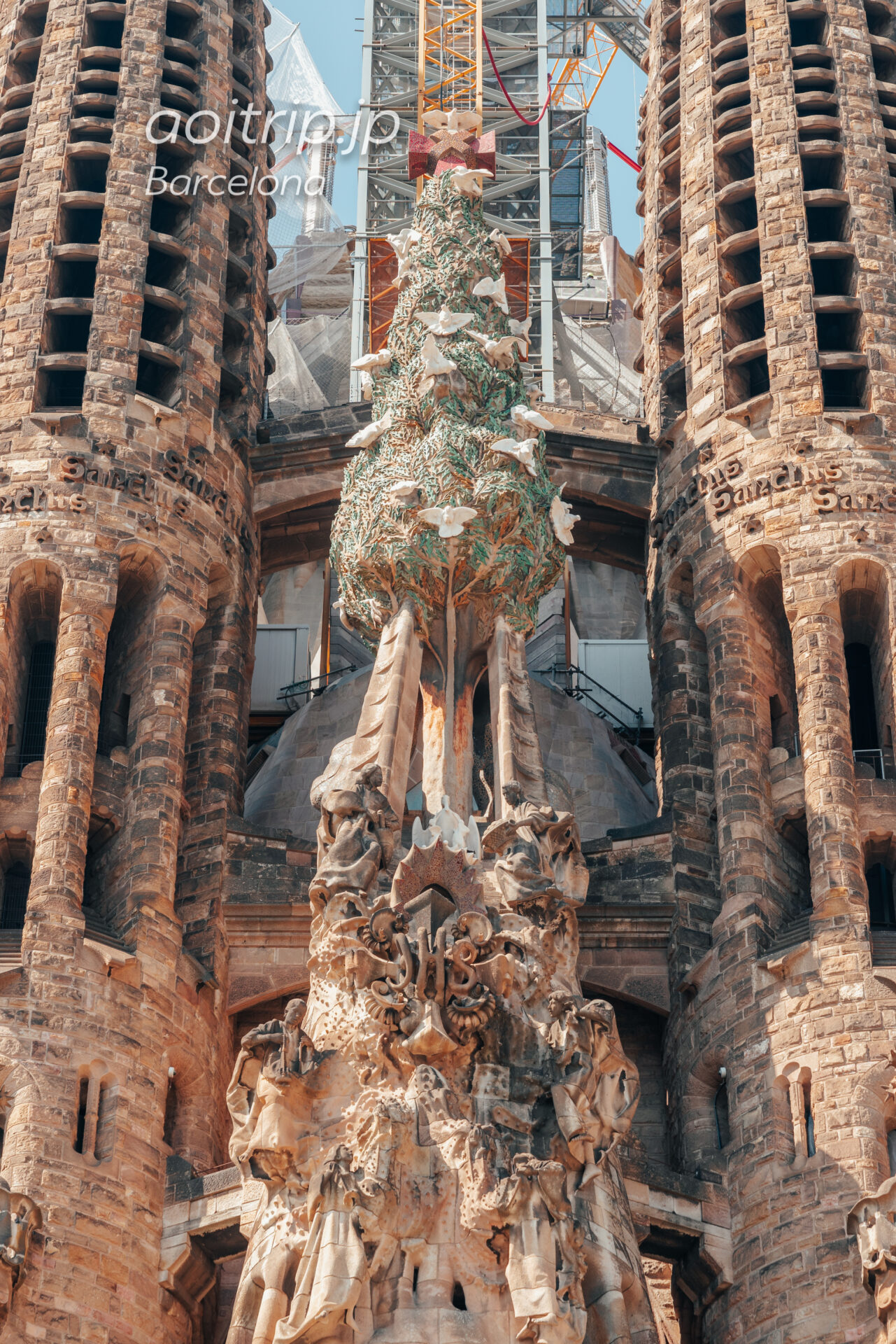 Basílica de la Sagrada Família（Façana del Naixement, The cypress, the tree of life）