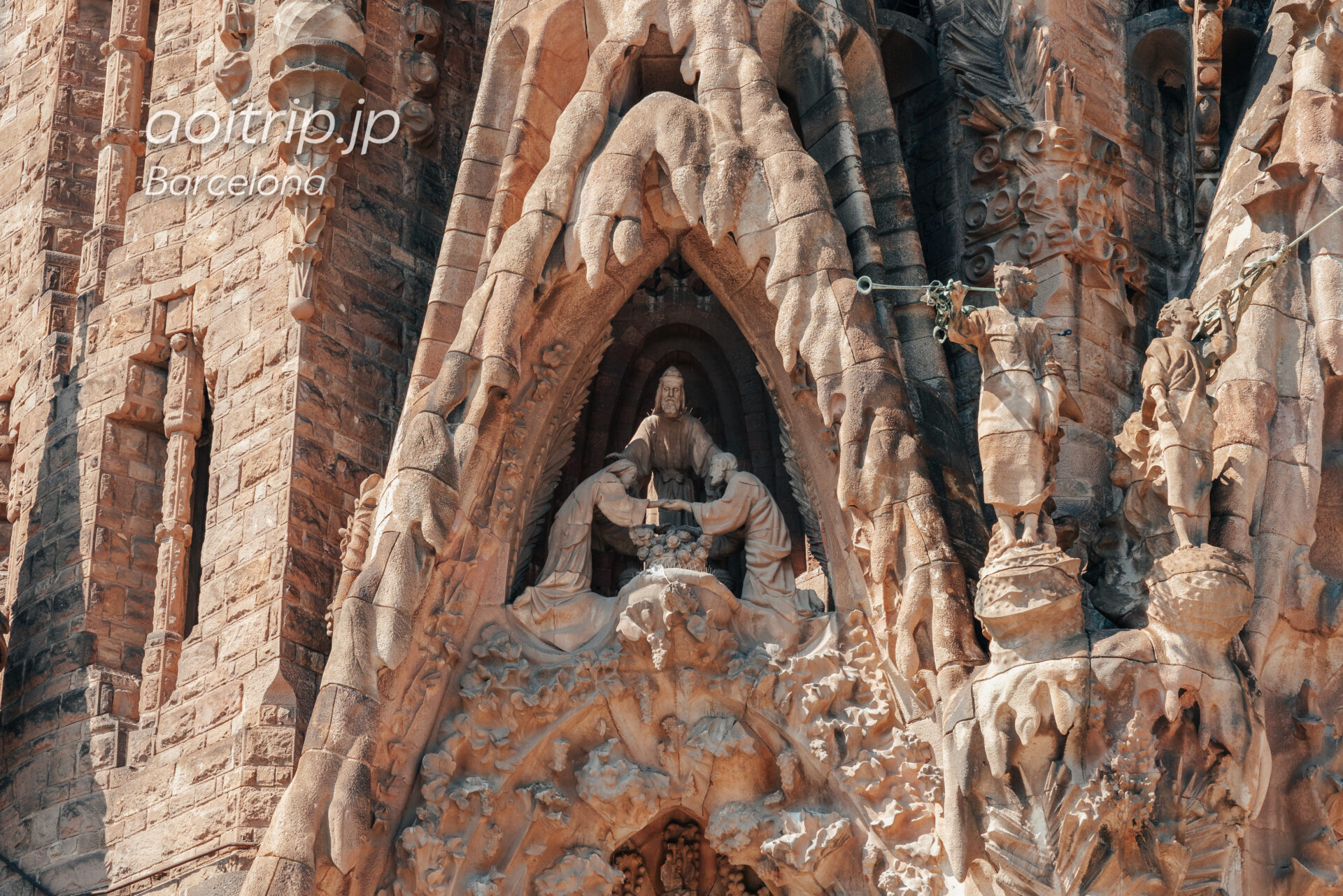 Basílica de la Sagrada Família（Façana del Naixement, The wedding of Mary and Joseph）