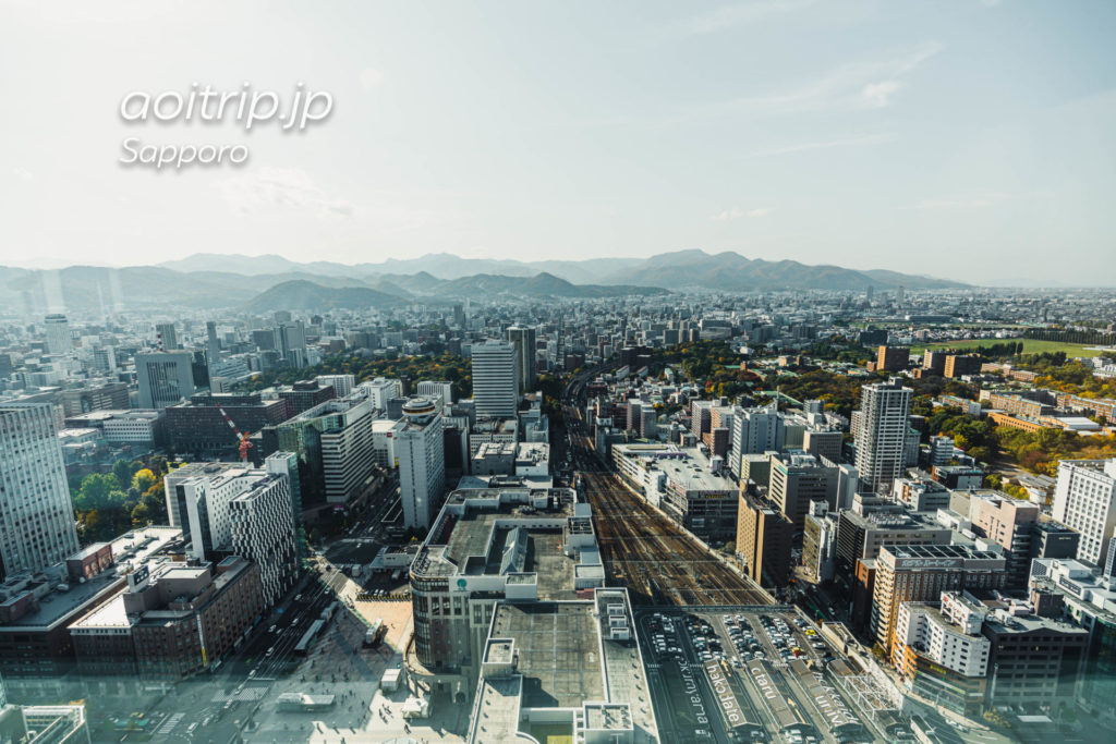 【非売品】JR TOWER写真集　 北海道の空と大地を想う、都市、建築、アート。 おはようございます☀️ こちらの写真は先日6階で撮影しました