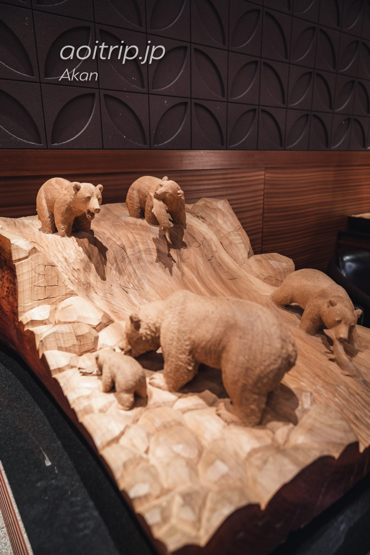 あかん湖 鶴雅ウイングスのロビー 故藤戸竹喜氏によるアイヌ文化を表現した彫刻
