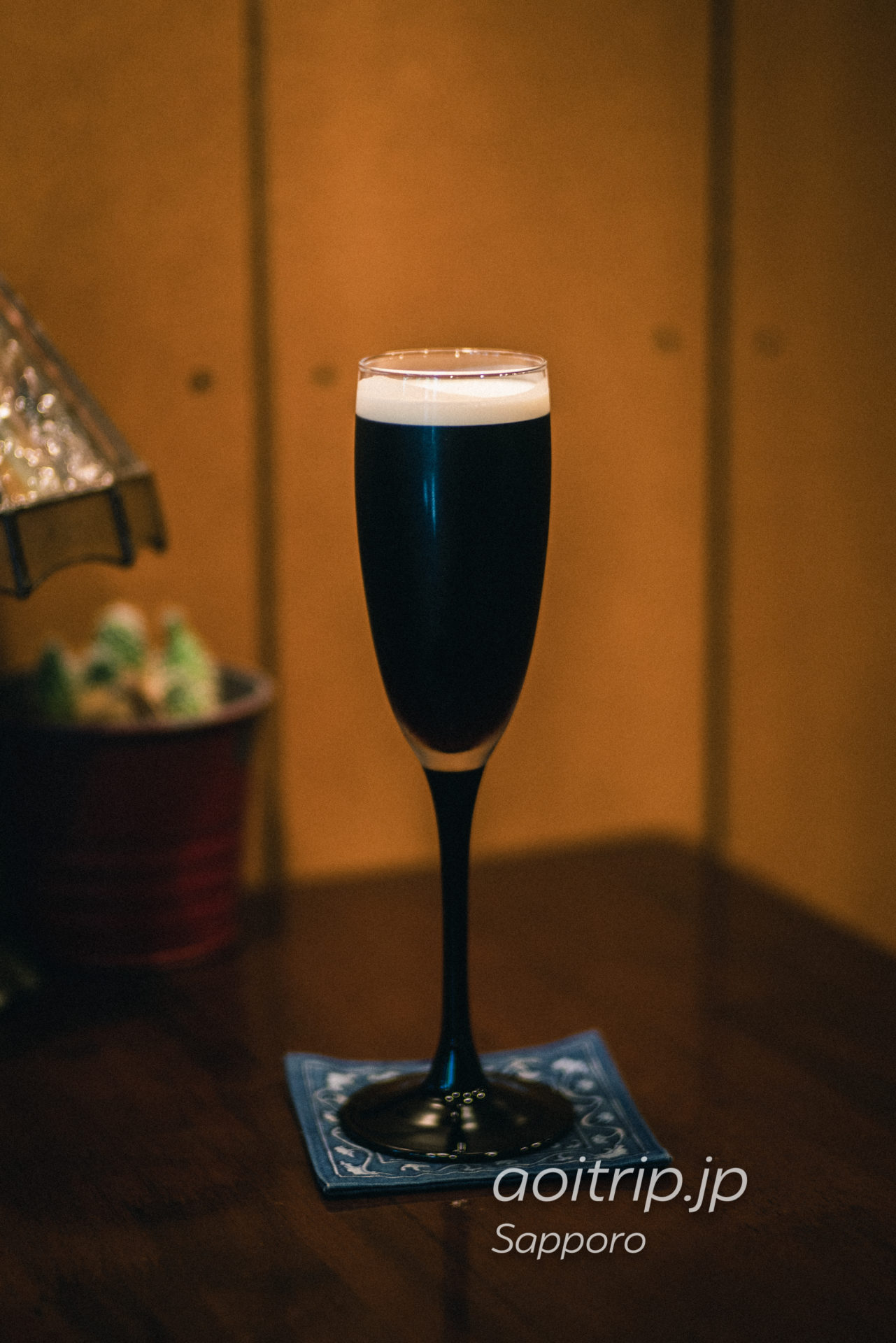札幌のカフェ CAFÉ RANBAN ブルーマウンテンの水出しコーヒー「琥珀の女王」