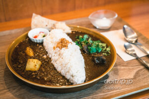 はらっぱカレー店 ハーフハーフ レギュラー キーマカレーとマトンカレー
