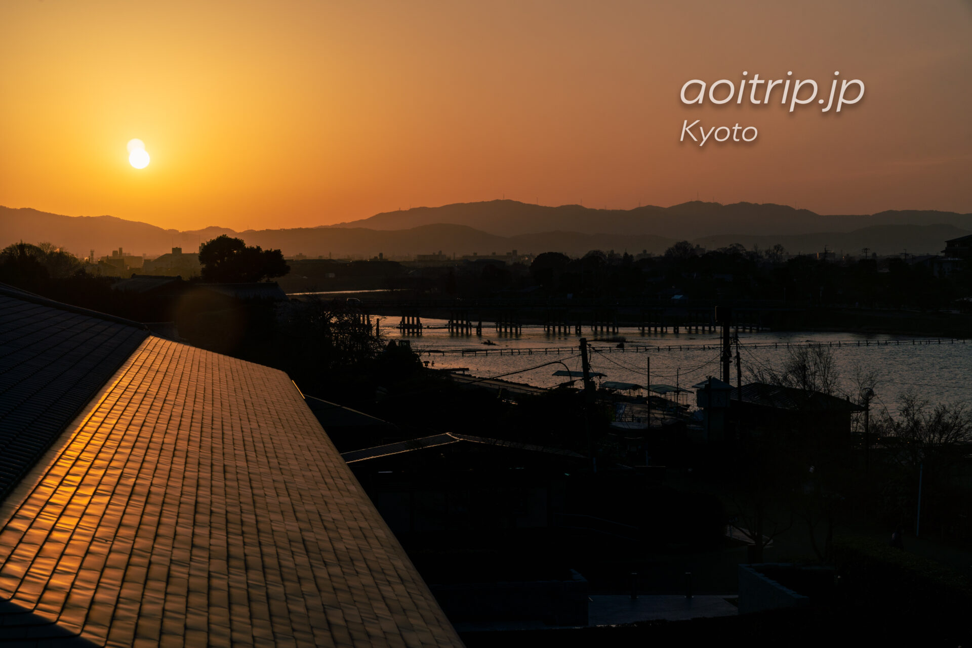 京都嵐山 夜明けの渡月橋と朝日